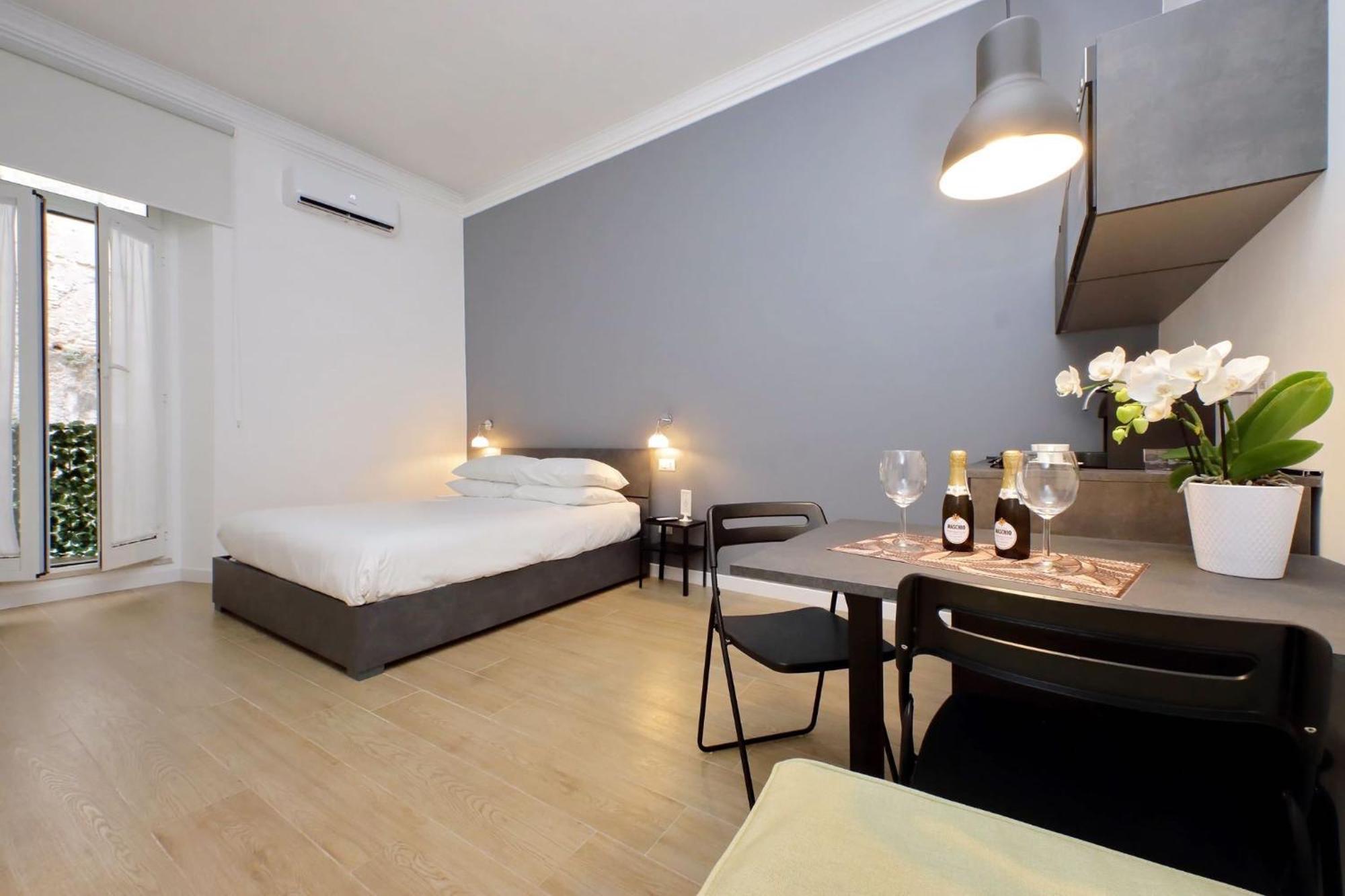 Colosseum Romantic Home — Photos 3